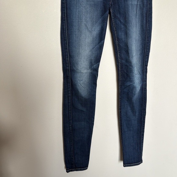 7 for All Mankind High Waist Skinny Jeans Sz 26 EUC Lightly Distressed Med Wash - Picture 3 of 14